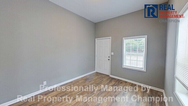 Photo - Adorable 3 BD/1 BA Recently Update in the ...