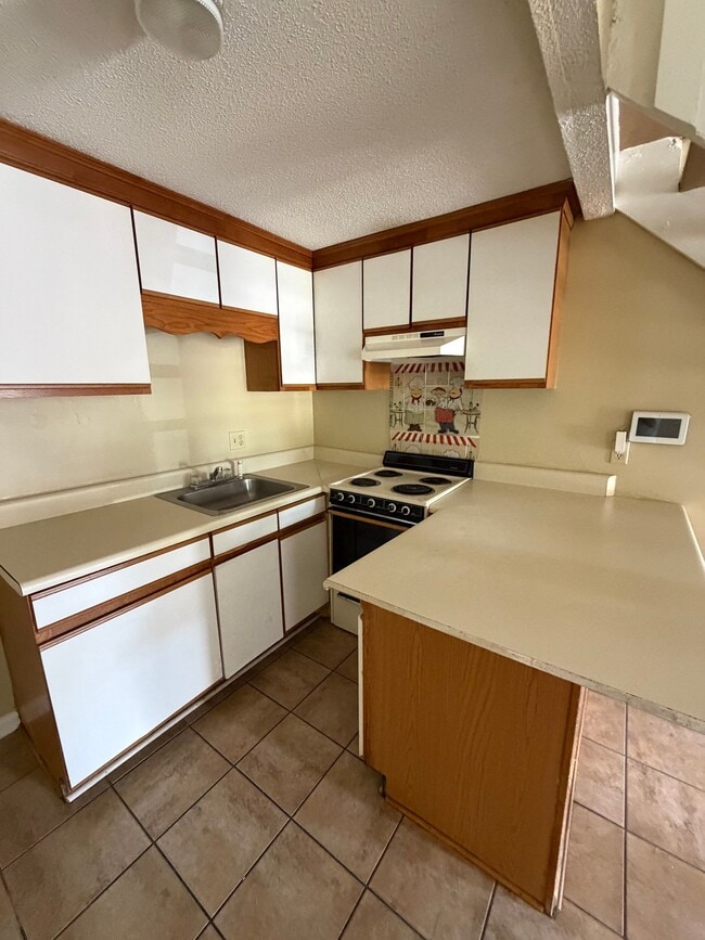 Photo - 2303 N Davis St Unit 2