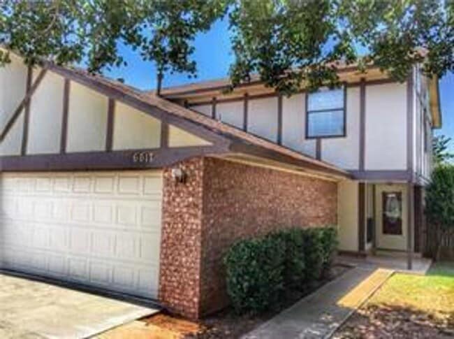 Photo - Completely Remodeled 2 Story Duplex - Putn...