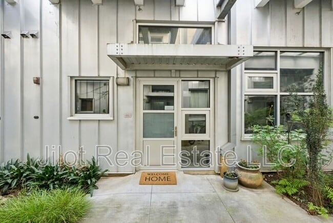 Building Photo - 1661 La France Street Northeast Rental