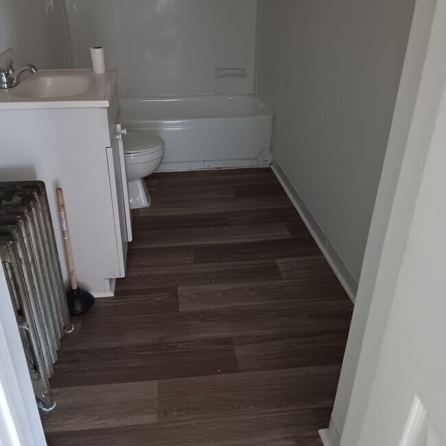 Photo - 301-305 N York St Unit 301