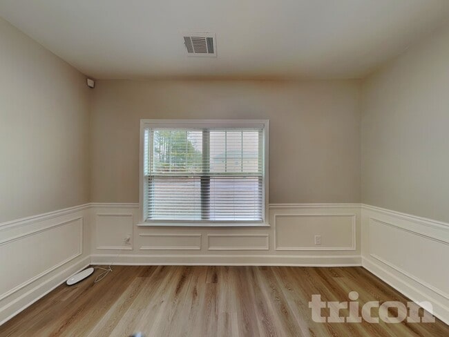 Photo - 498 Kirkland Dr