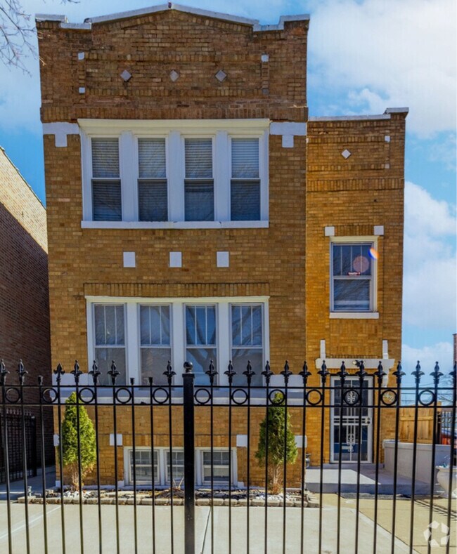 Building Photo - 6429 S Richmond St Rental