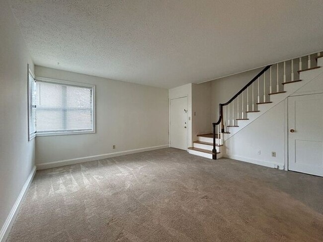Photo - Hampton Hills - 2 Bedrooms, 1 Bathrooms Clean Condo