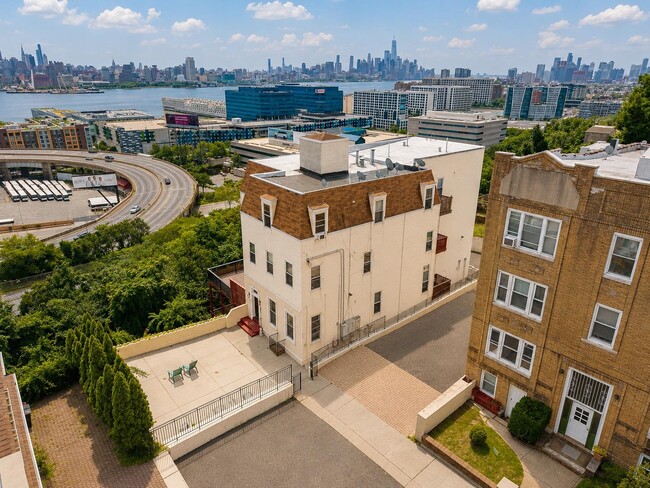 Photo - 5 Oak St Unit 2