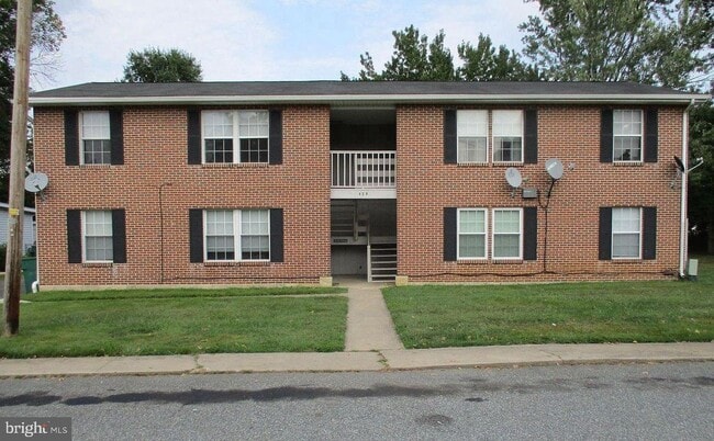 Building Photo - 424 Harford St