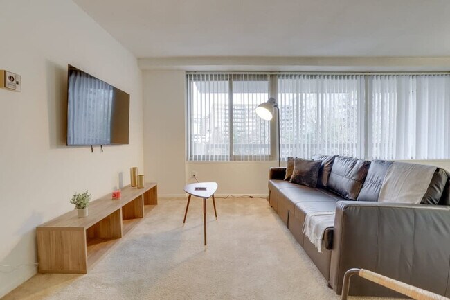 Photo - 1600 S Eads St Unidad FL4-ID1022510P