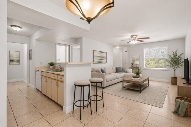 Photo - 3036 Parkway Blvd Unit 305