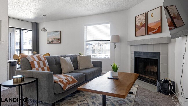 Building Photo - 1071 Clayton Ln