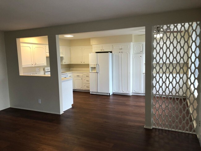 Photo - 3515 E Ocean Blvd Unidad 7