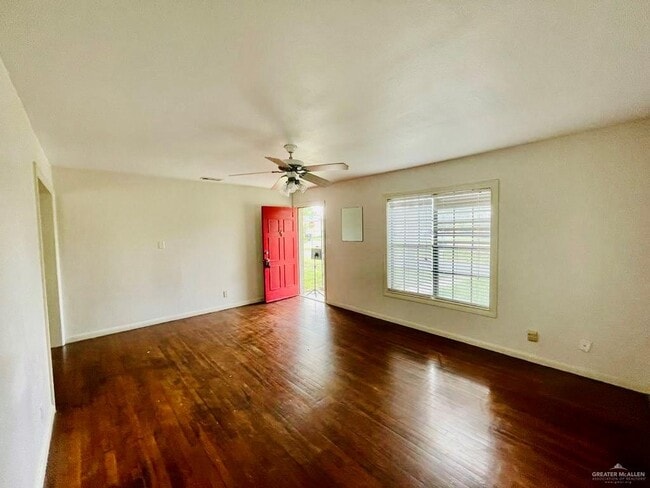 Photo - 18 Vine Ave
