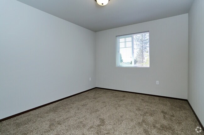 1BR, 1BA - 719SF - Clover Station