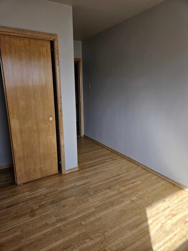 Photo - 431-436 6 Ave NW Unit 3