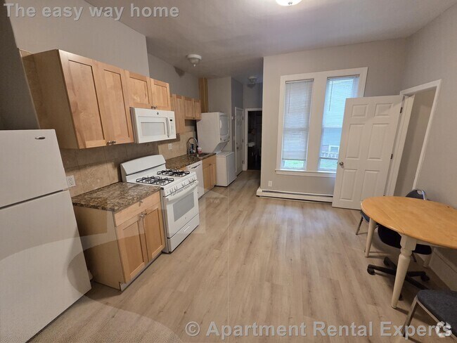 Building Photo - 254 Windsor St Unit #1R Rental