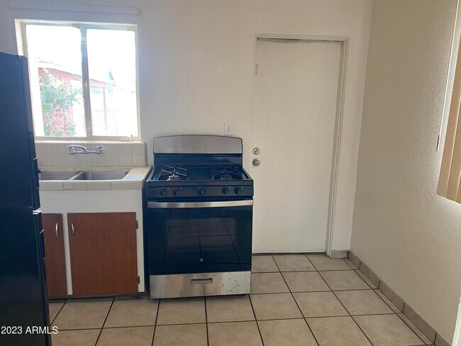 Photo - 3308 N 11th Ave