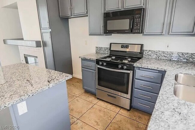 Photo - 6024 Shadow Oak Dr