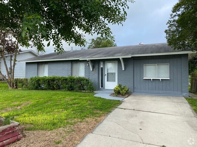 Building Photo - 12421 Trailing Oaks St Rental