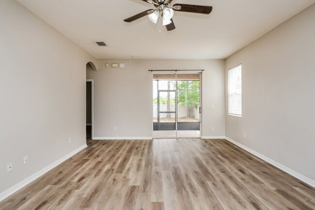 Photo - 908 Larwood Pine Dr
