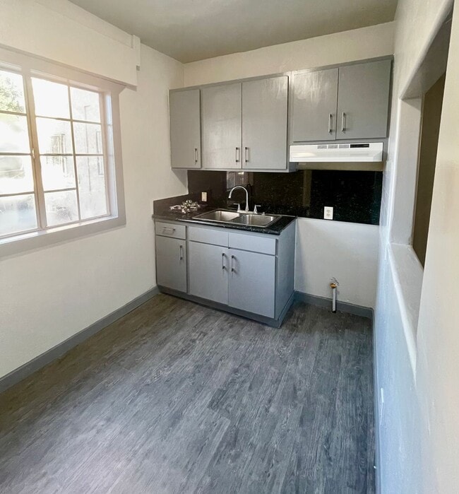 Photo - Move in Ready! 1 Bed + 1 Bath + Bonus Room for office! Unidad 914