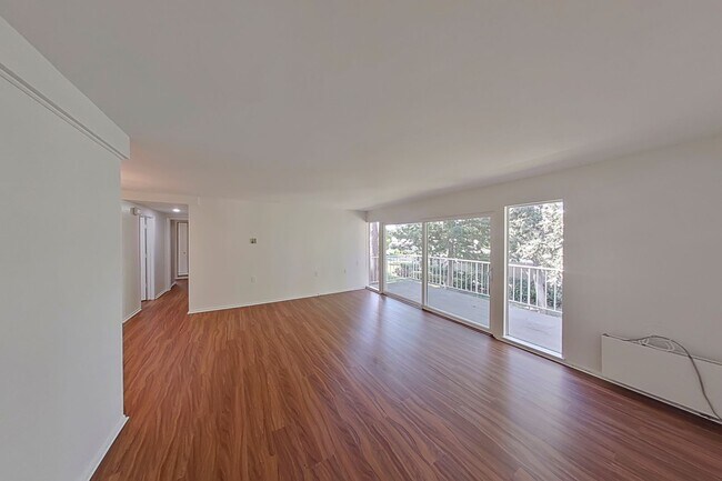 Photo - Quiet 2 Bedroom / 2 Bathroom in Gated Lagu...