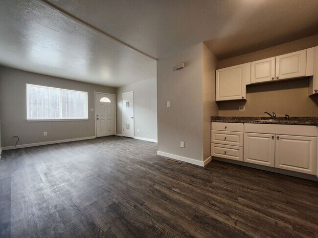 Photo - 4303 Ericson Dr Unit 4
