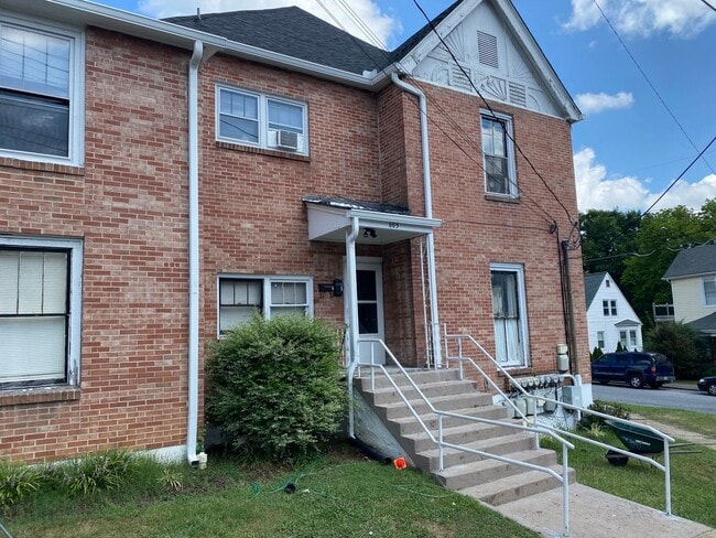 Building Photo - 518 SIXTH STREET Unit #7