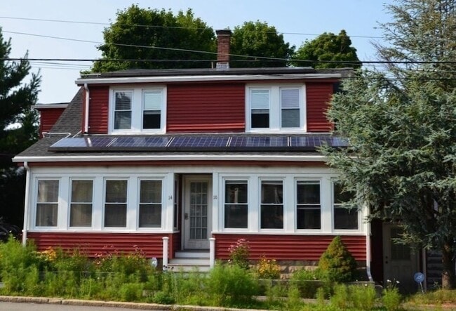 Building Photo - 14 Essex St Unit 14