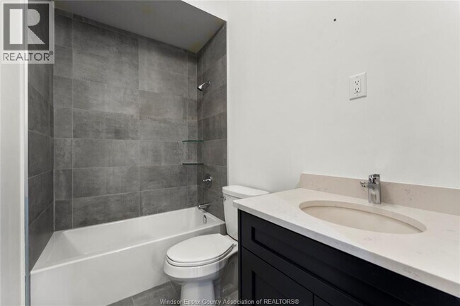 Photo - 247 Brock St Unité 301