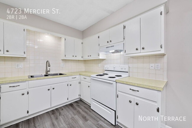 Building Photo - 4723 Mercier St