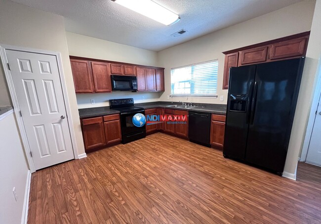 Photo - Nice townhome in Jonesboro