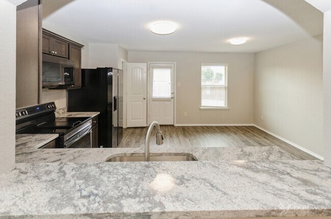 Photo - 206 Gallop Ct