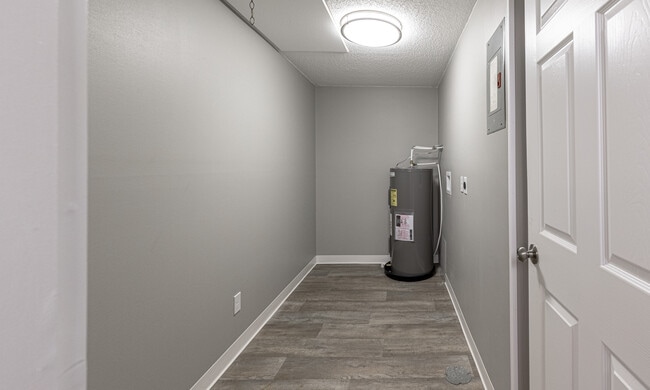 Full Size Laundry Room