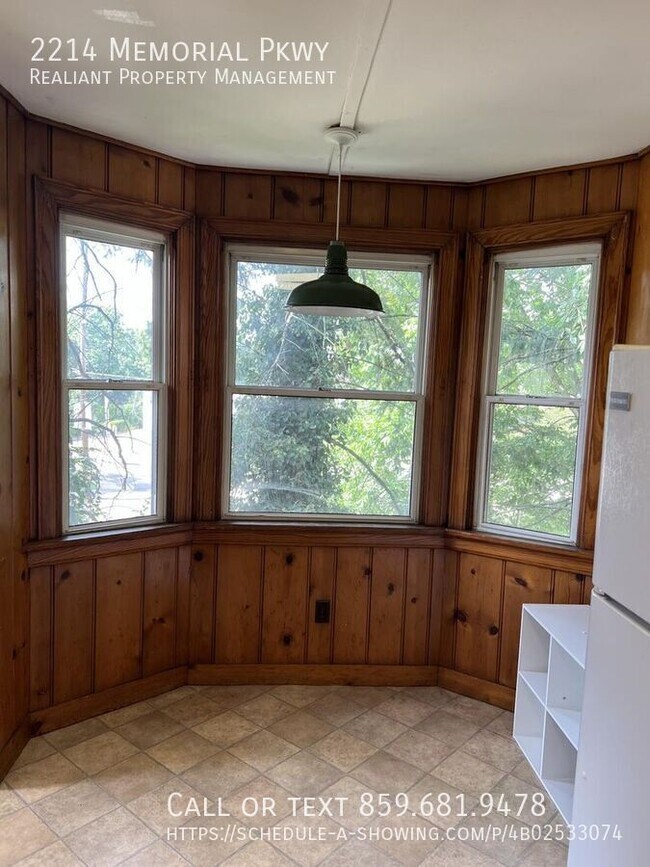 Photo - 2214 Memorial Pkwy