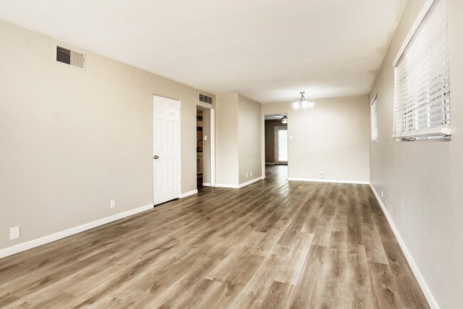 Photo - 2318 N 30th Pl