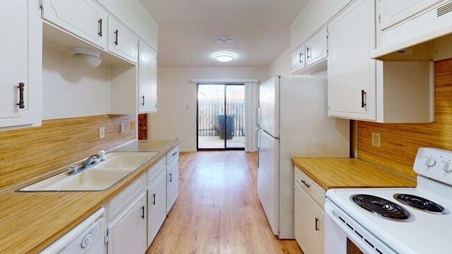 Photo - 3705 Hereford Ln Unidad 3705 A Hereford