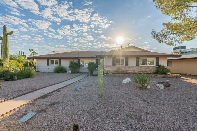 BEAUTIFUL SOUTH SCOTTSDALE - CORNER LOT & ... - BEAUTIFUL SOUTH SCOTTSDALE - CORNER LOT & ... Casa
