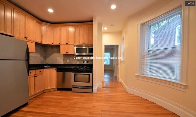Building Photo - 191 Winthrop Rd Unit 6