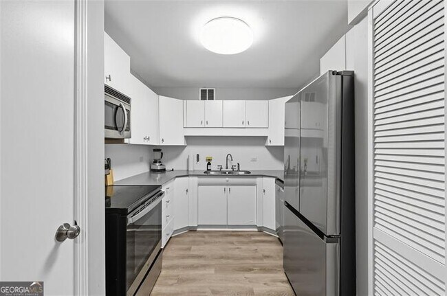 Photo - 3645 Peachtree Rd NE Unit 214