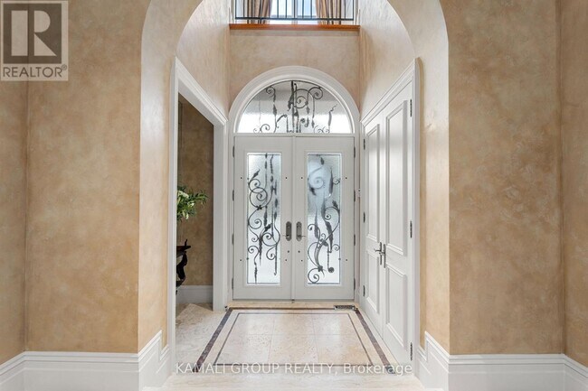 Photo - 39 Rollscourt Dr