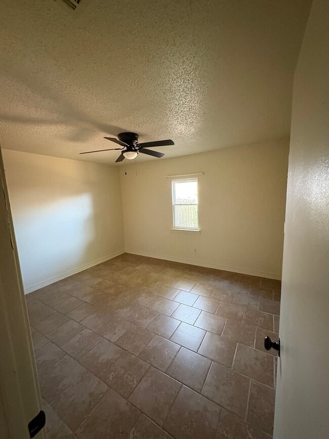 Photo - 1020 N Turtle Creek Dr