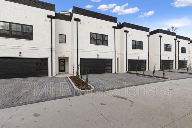 Photo - 225 S Bilbro Ave