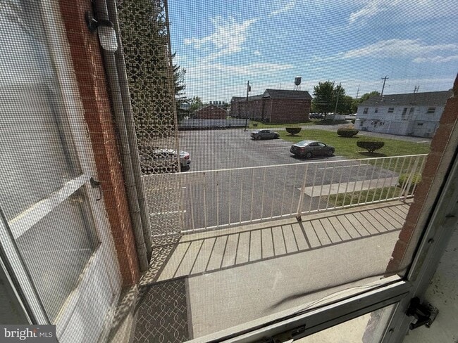 Photo - 2256 Roosevelt Blvd