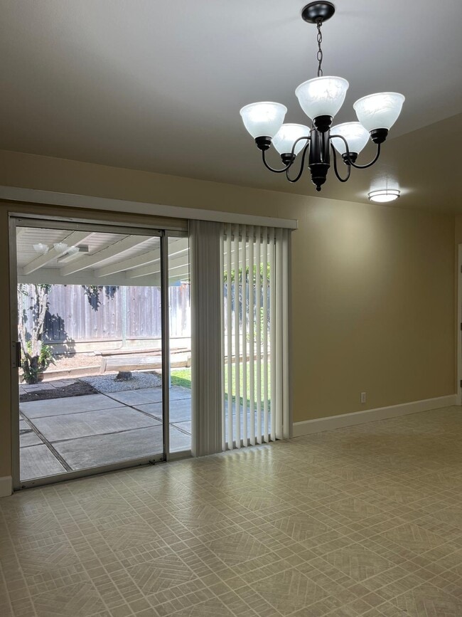 Photo - 5495 Taft Dr