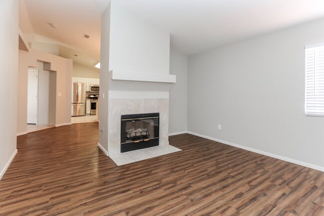 Photo - 3445 Golden Pedal St