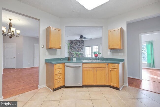 Photo - 2400 Chestnut Terrace Ct Unidad 203