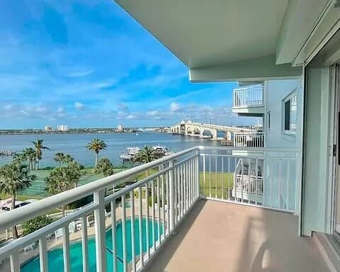 Photo - 100 Silver Beach Ave