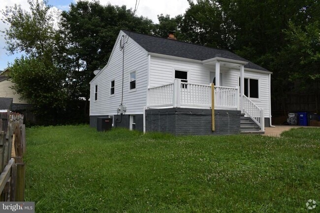 Building Photo - 12323 DEWEY Rental