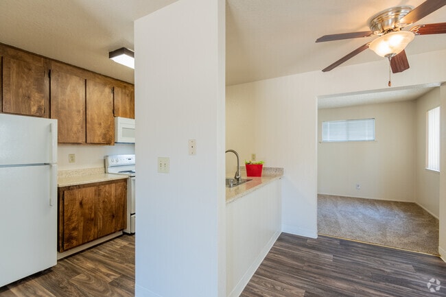 2BR, 1.5BA