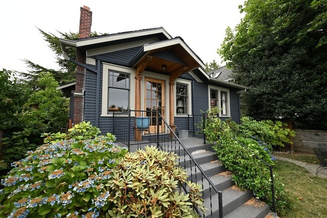 Building Photo - 3bd/2ba Seattle Home
