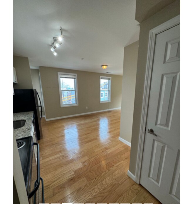 Photo - 53 Chelsea St Unidad 3B